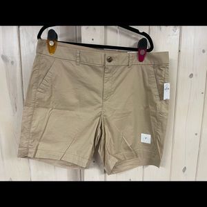 Old navy everyday shorts.  Size 16.